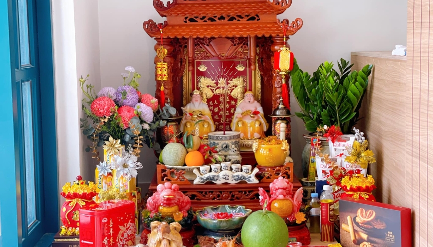 Có cần chọn hướng bàn thờ Ông Địa theo tuổi gia chủ không?