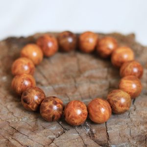 Vòng gỗ huyết long là gì?